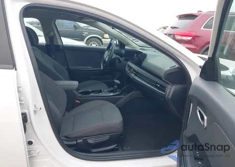 2025 Kia K4 Lxs z USA, uszkodzony, nr VIN 3KPFT4DE0SE030589